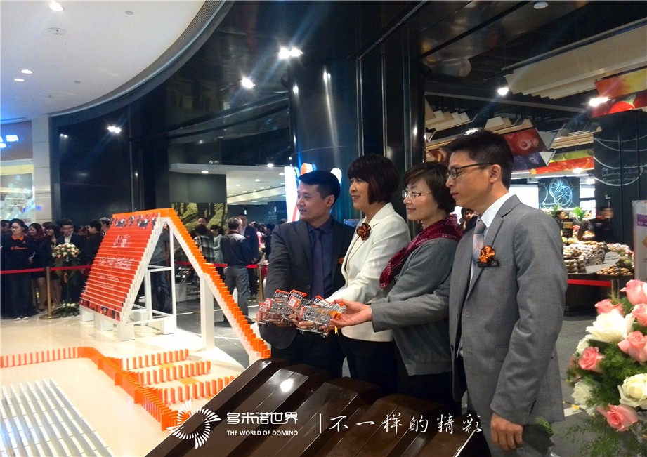 精致多米諾走進鄭州，  推動華潤萬家Ole’盛裝開幕