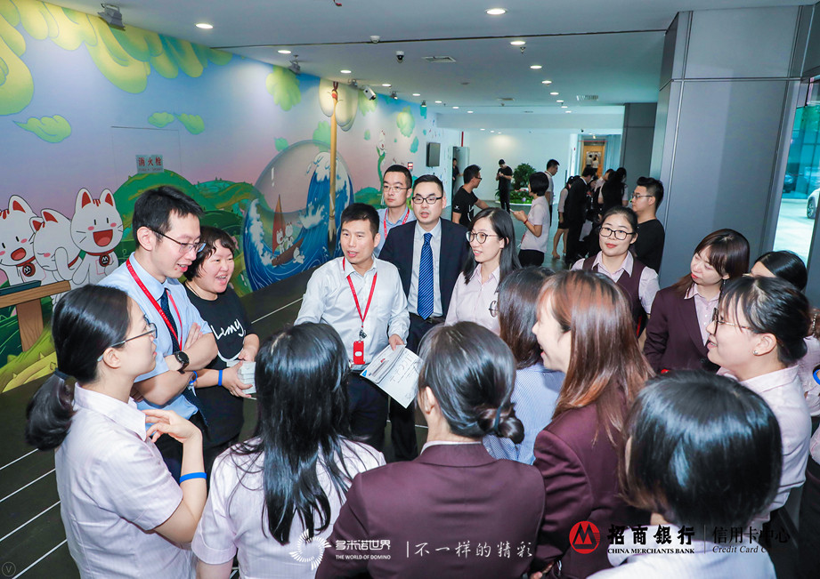 招行培訓師共碼骨牌，多米諾長卷喜迎教師節