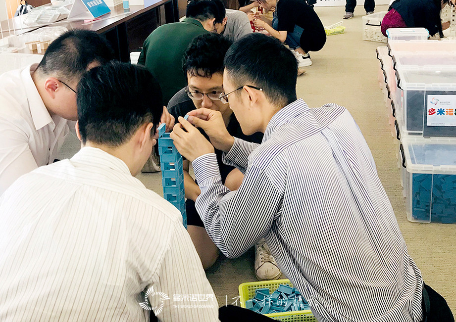 激情挑戰桌上創意多米諾