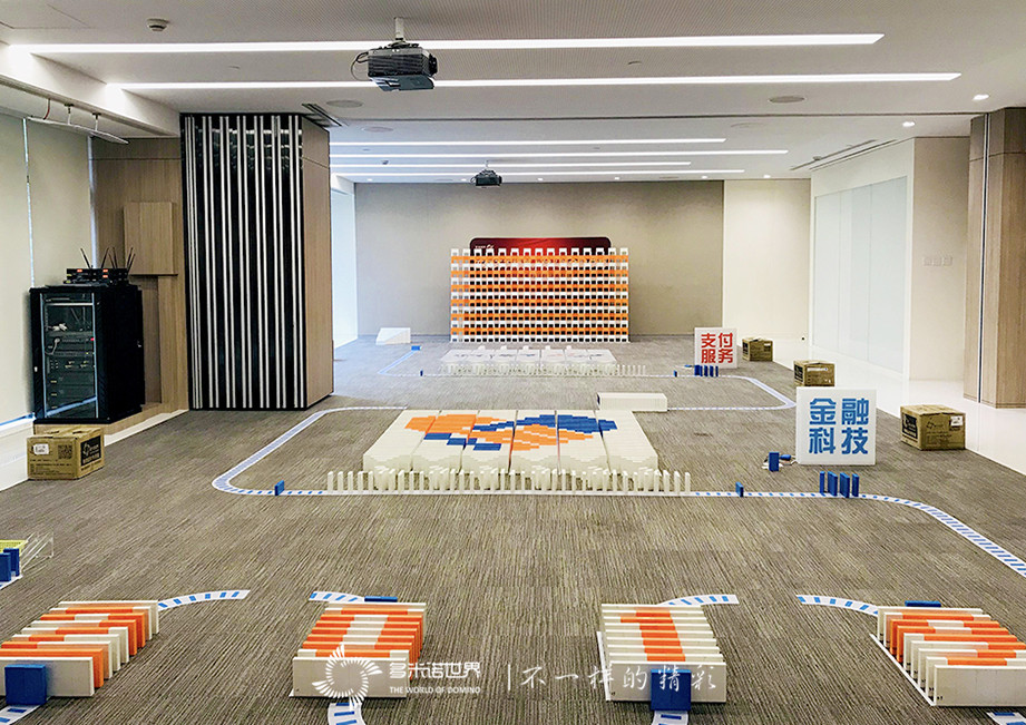 匯才學院總裁班，多米諾骨牌慶開學