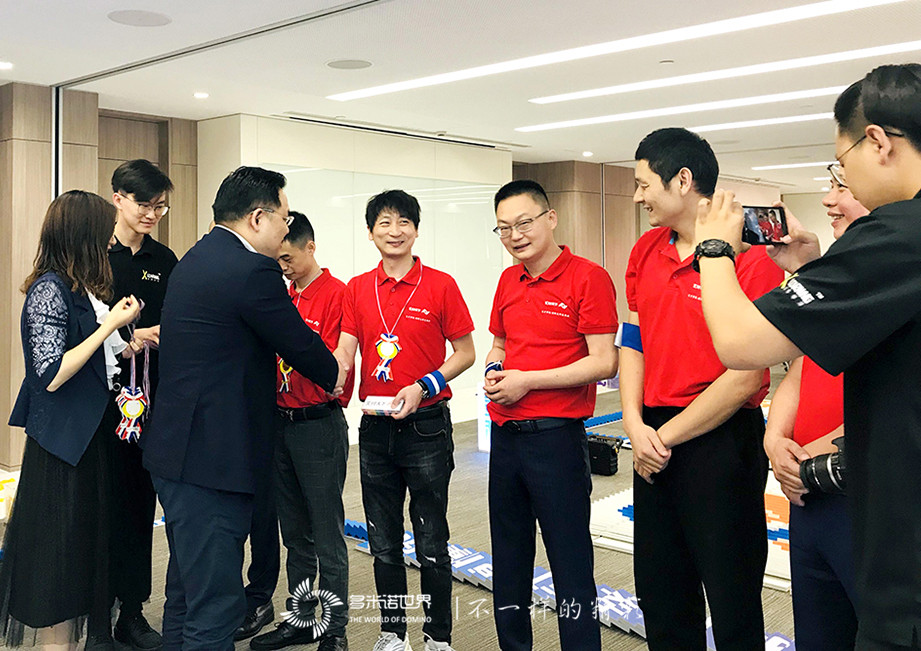 匯才學院總裁班，多米諾骨牌慶開學