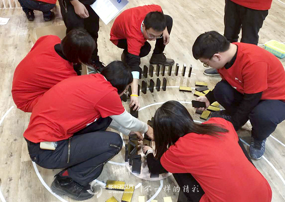 東軟賀新春，多米諾送祝福