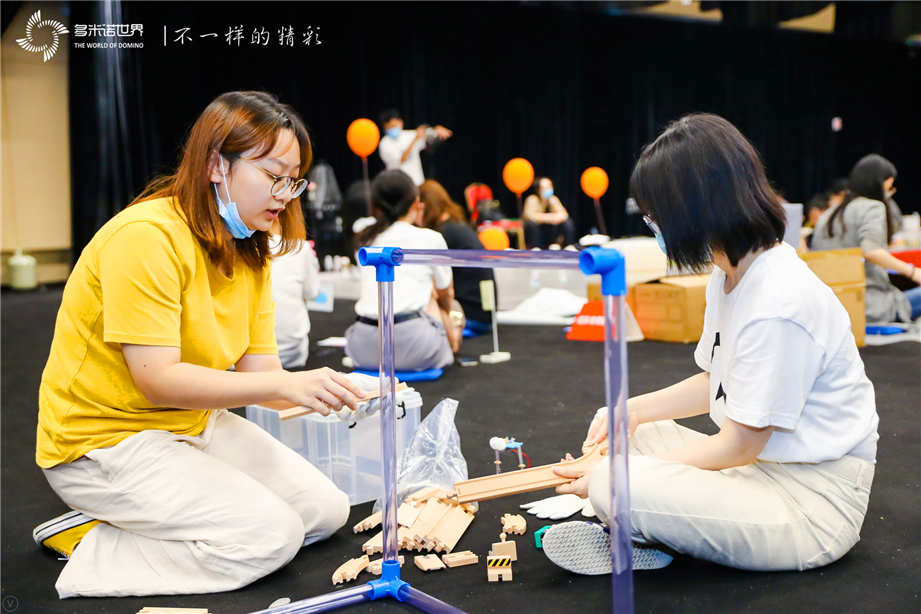 盛放吧小米人結營儀式——團隊多米諾共建智慧城市