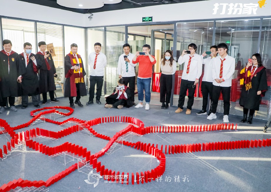 多米諾再戰年會云挑戰